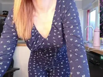 Stripmequick  live sex cam