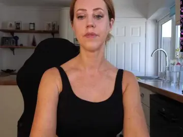 Stripmequick  live sex cam