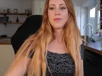 Stripmequick  live sex cam