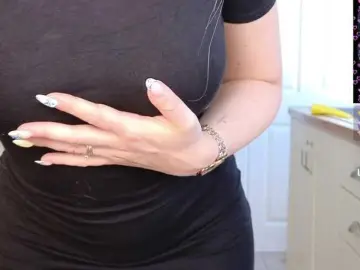 Stripmequick  live sex cam