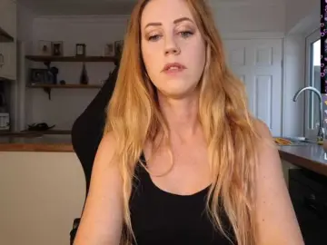 Stripmequick  live sex cam