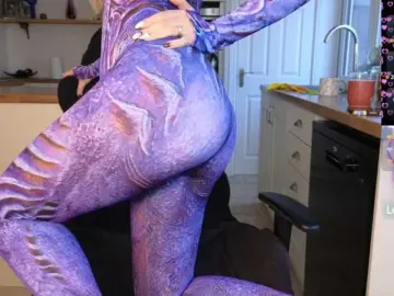 Stripmequick  live sex cam