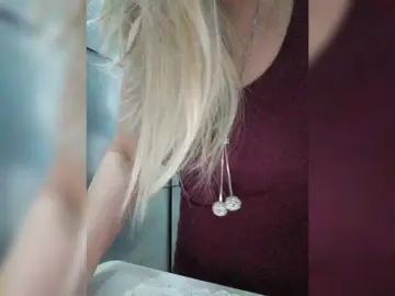 Tata42  live sex cam