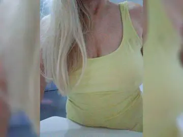 Tata42  live sex cam
