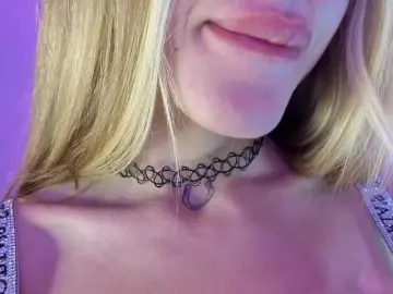 Sexxxblondy  live sex cam