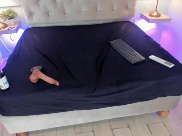 Llittlemaya  live sex cam