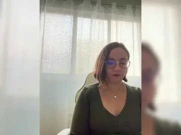 MishelleLpz  live sex cam