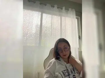 MishelleLpz  live sex cam