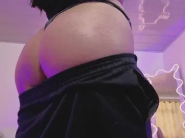 ZURY-TAY  live sex cam