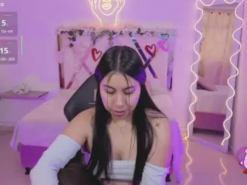 ZURY-TAY  live sex cam