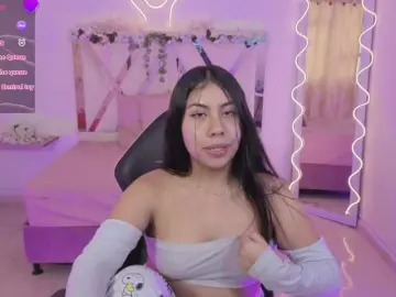 ZURY-TAY  live sex cam