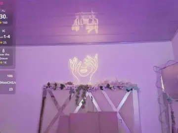 ZURY-TAY  live sex cam