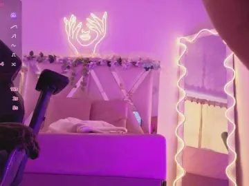 ZURY-TAY  live sex cam