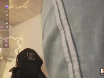 ZURY-TAY  live sex cam