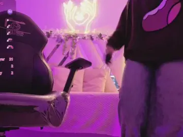 ZURY-TAY  live sex cam