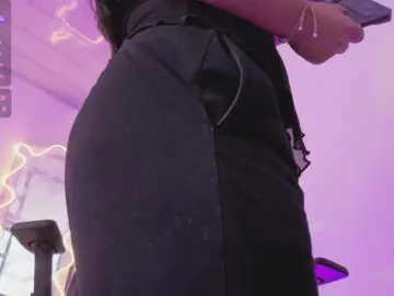 ZURY-TAY  live sex cam