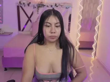 ZURY-TAY  live sex cam
