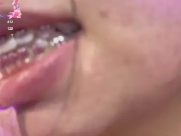 ZURY-TAY  live sex cam