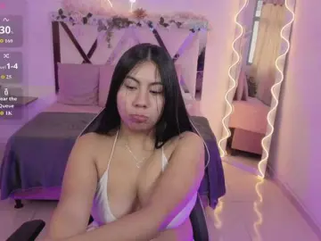 ZURY-TAY  live sex cam