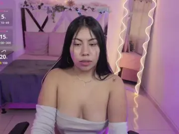 ZURY-TAY  live sex cam