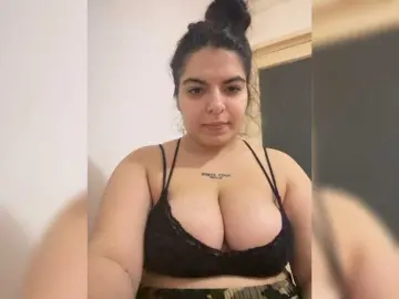 Mikisexy123  live sex cam