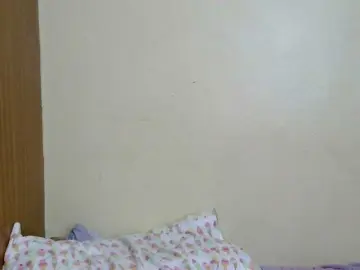 PetiteDesiree  live sex cam