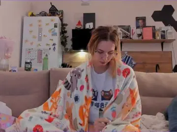 Girlalonehome  live sex cam