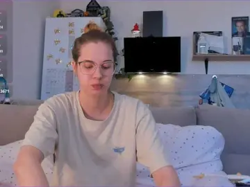 Girlalonehome  live sex cam