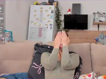 Girlalonehome  live sex cam