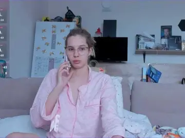 Girlalonehome  live sex cam