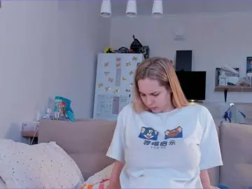 Girlalonehome  live sex cam