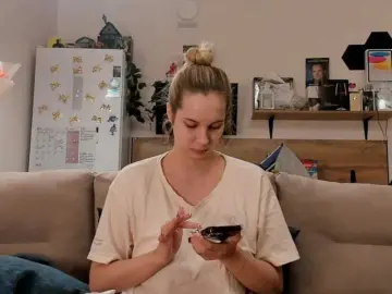 Girlalonehome  live sex cam