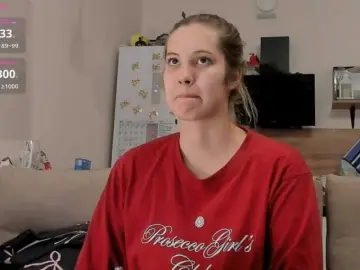 Girlalonehome  live sex cam
