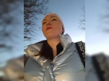 DIVORA  live sex cam