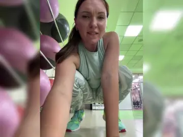 DIVORA  live sex cam