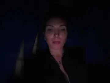 DIVORA  live sex cam