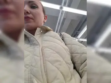 DIVORA  live sex cam