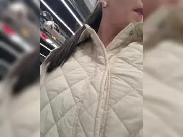 DIVORA  live sex cam