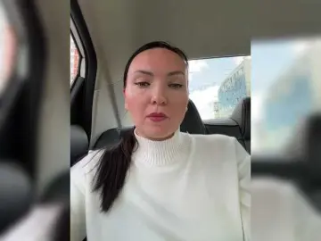 DIVORA  live sex cam