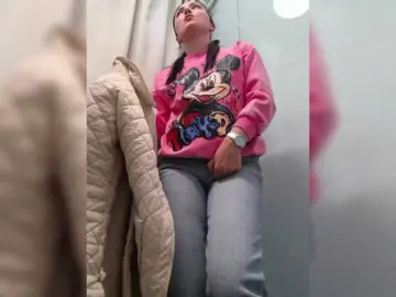 DIVORA  live sex cam