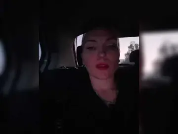 DIVORA  live sex cam