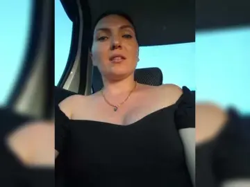 DIVORA  live sex cam