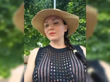 DIVORA  live sex cam