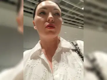 DIVORA  live sex cam