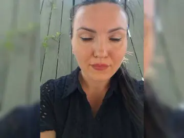DIVORA  live sex cam