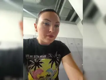 DIVORA  live sex cam