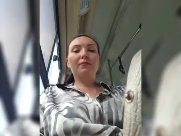 DIVORA  live sex cam