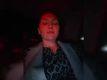 DIVORA  live sex cam