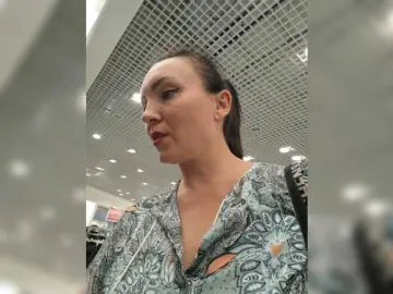 DIVORA  live sex cam
