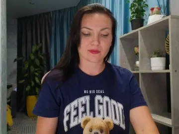 DIVORA  live sex cam